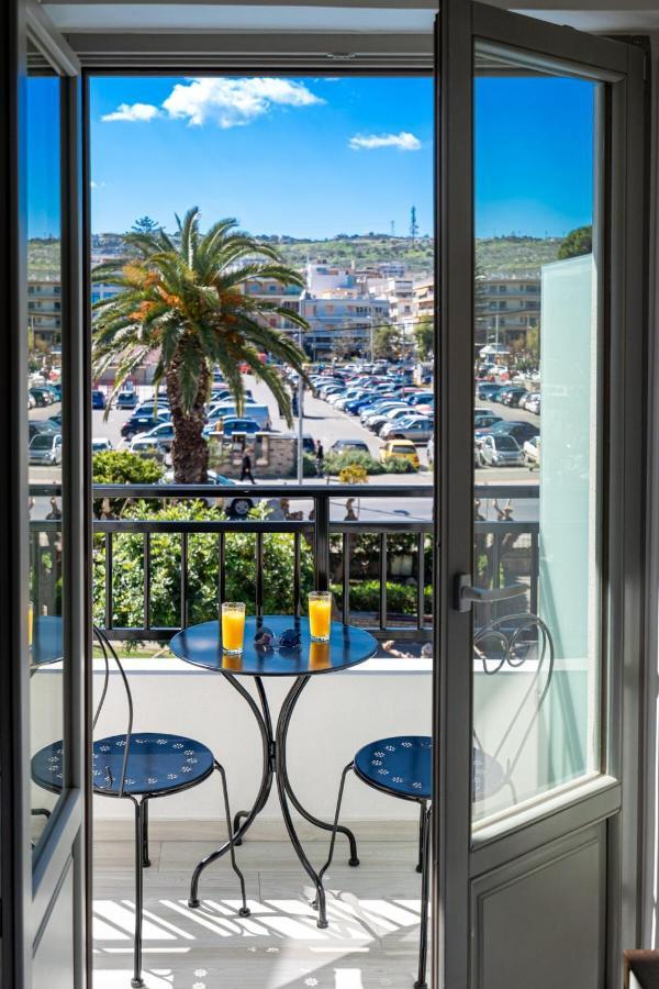 White & Gray Apartment Rethymno  Exterior photo